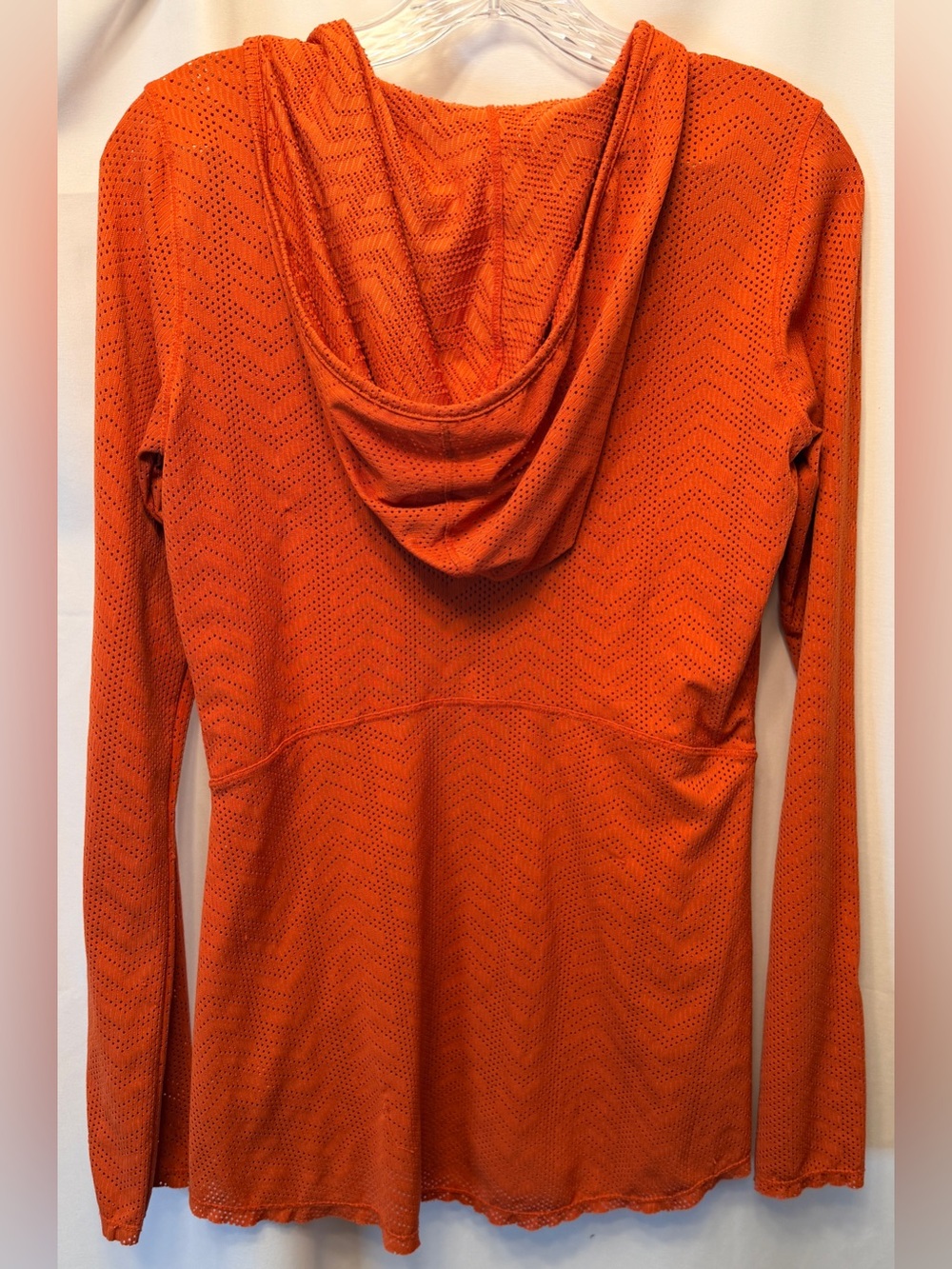 prAna Women’s Size Medium Angie Mesh Hoodie Pullover V-Neck Logo Orange USA Made - Picture 6 of 10
